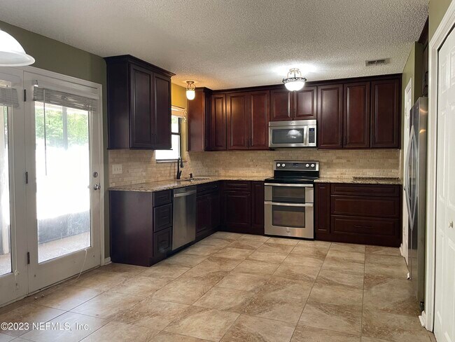 Building Photo - 1646 Rusty Rail Rd