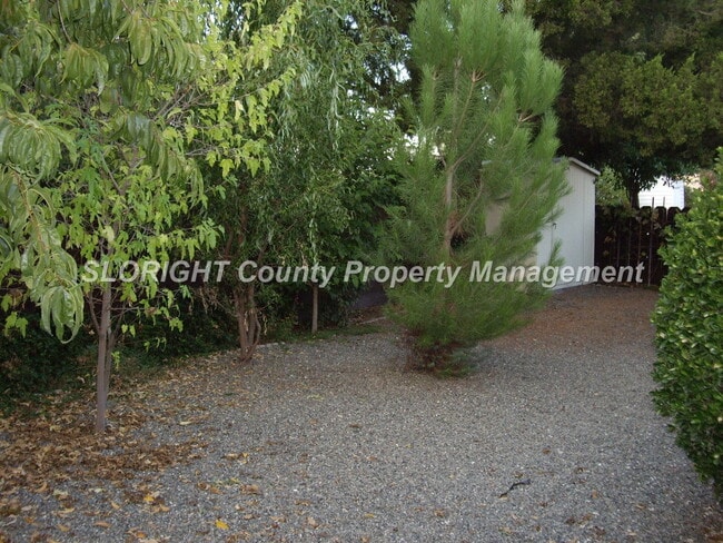 Building Photo - AVAILABLE JULY- Charming Paso Home 55+ and Older Community