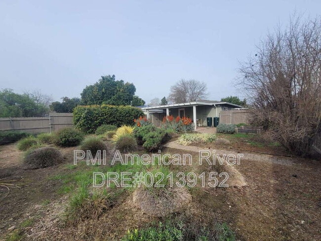 Building Photo - 440 Russell St