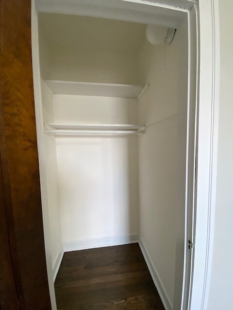 Building Photo - 5544 W Leland Ave