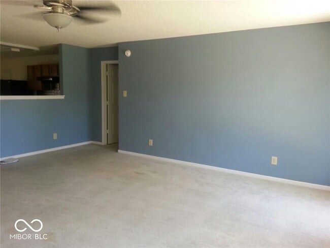 Building Photo - 11376 N Creekside Dr