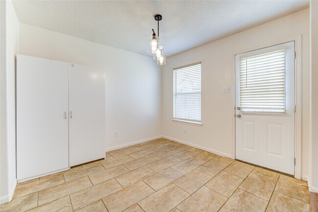 Building Photo - 21603 Juniper Meadows Dr