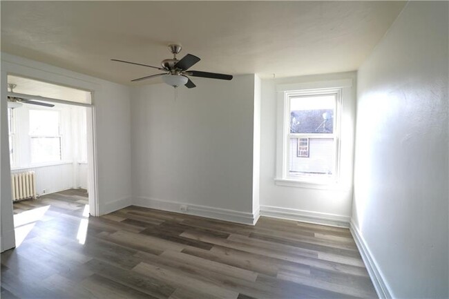 Building Photo - 1423 Hillsdale Ave