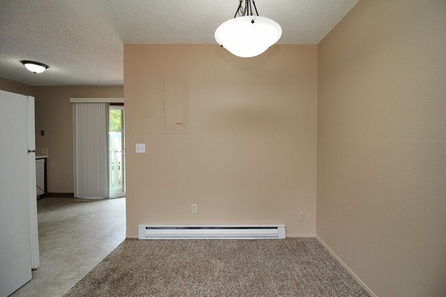 Building Photo - 2642-2642 SE 125th Ave