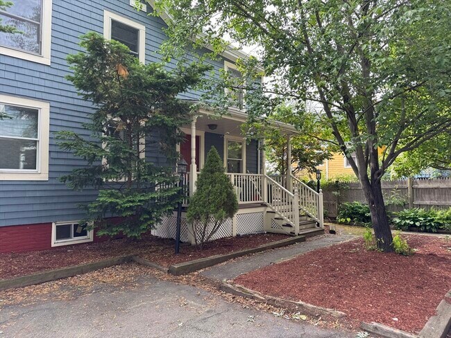 Building Photo - 118 Sherman St