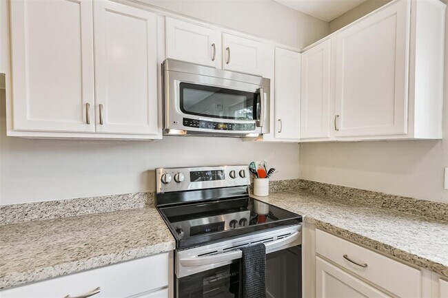 Building Photo - 1352 Country Pl Dr