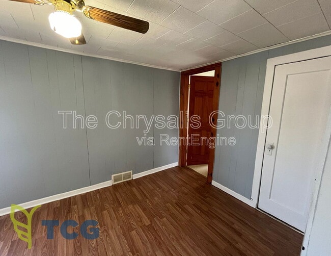 Building Photo - 1305 W Jefferson St