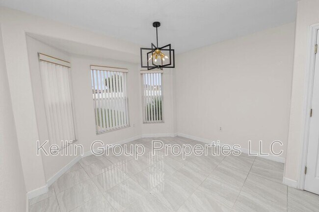 Building Photo - 3284 Sanoma Dr