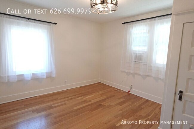 Building Photo - 6307 Aldama St