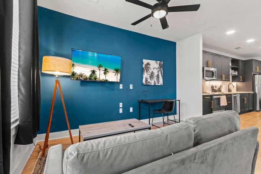 Building Photo - 2317 W Grace St