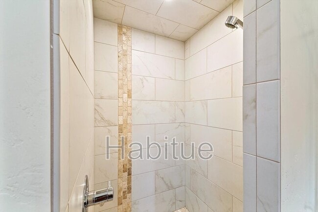 Building Photo - 6172 N Pierce Park Ln