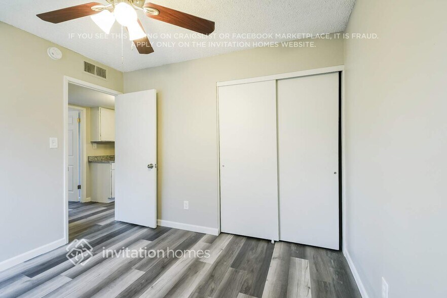 Building Photo - 2636 E Cactus Rd