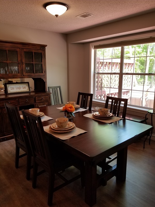 Building Photo - 2000 Ridgewood Dr