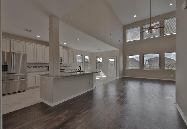 Building Photo - 2211 Dama Dr