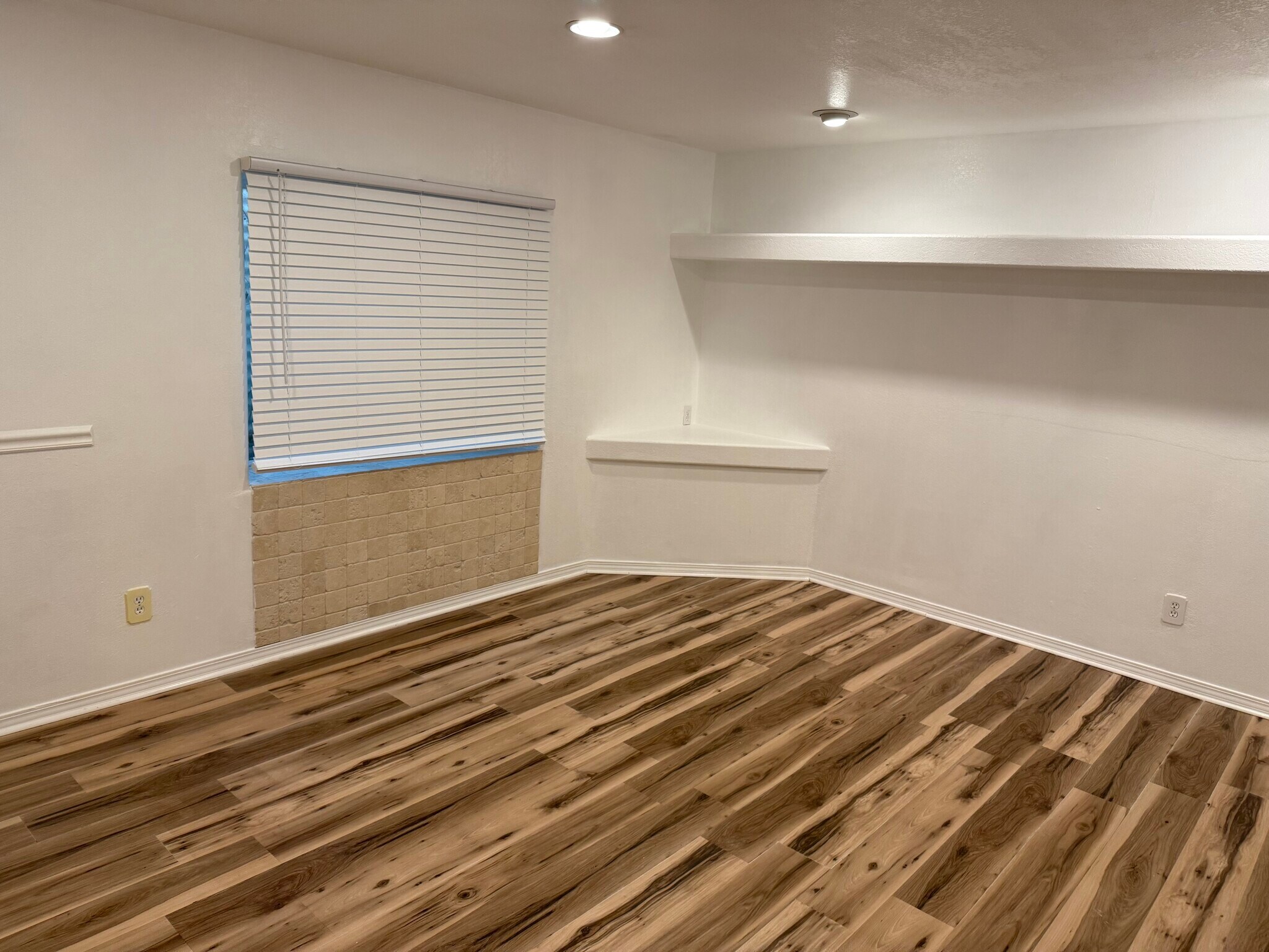 Building Photo - 6085 Fescue Dr