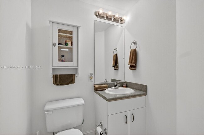 Building Photo - 701 Brickell Key Blvd