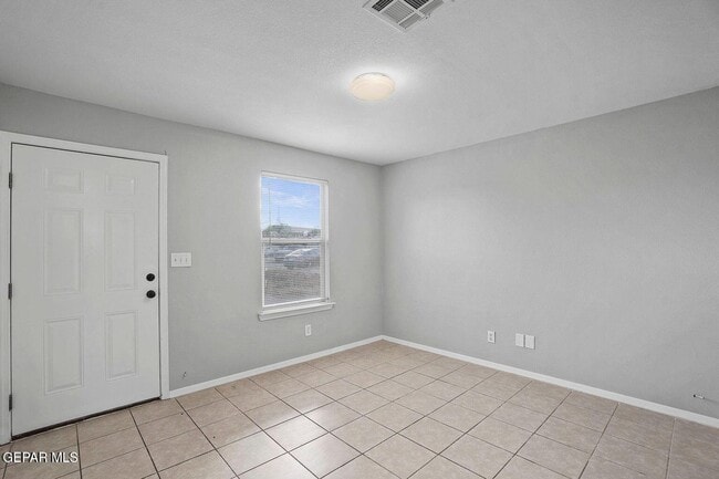 Building Photo - 6325 Geiger Ave