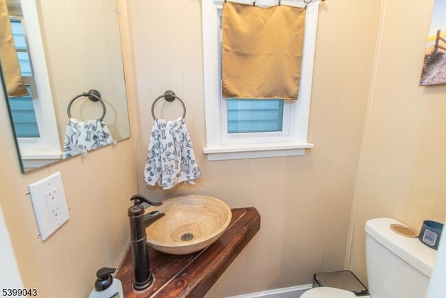 Building Photo - 92 Washington St