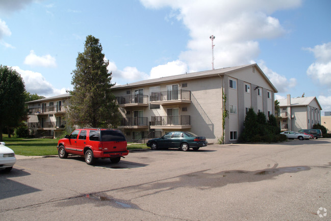 Building Photo - Lapeer Garden Apartments