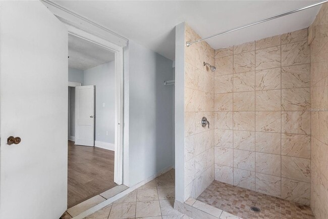 Building Photo - ARMATURE WORKS HOME FOR RENT!!