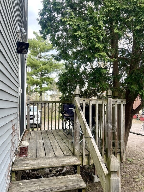 Building Photo - 115 N Winooski Ave