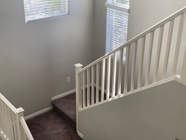 Building Photo - NW!!! 4 bedrooms!!! Pool and Spa!!! All ti...