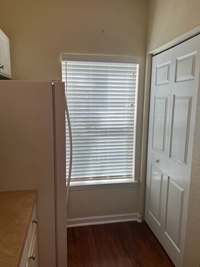 Building Photo - 2 bedroom 2 1/2 bath in NW Magnolia Place