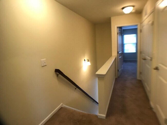 Building Photo - 105 Mt Evans Dr
