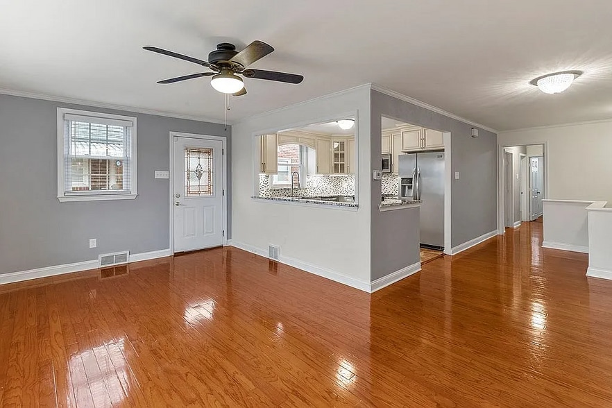 Building Photo - 802 Loney St