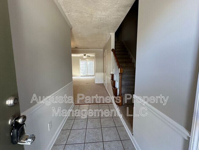 Building Photo - 2448 Riverlook Dr