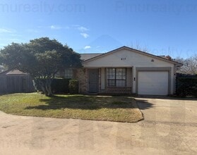 Building Photo - AVAILABLE NOW!!!  Cozy 2 Bed, 1 Bath Home for Rent in Cedar Hill