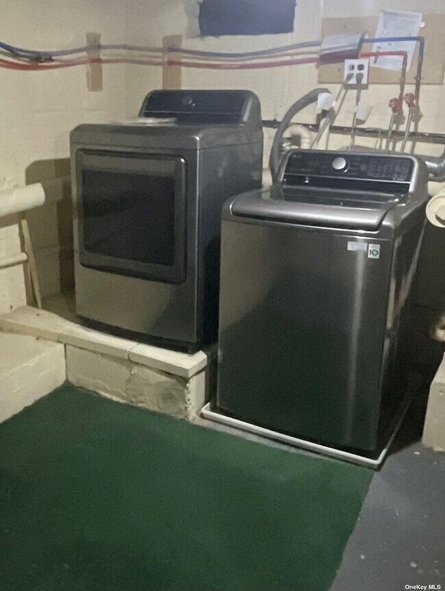 Building Photo - 49 Forest Ave