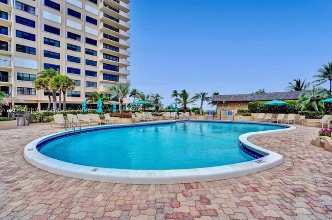 Building Photo - 4900 N Ocean Blvd