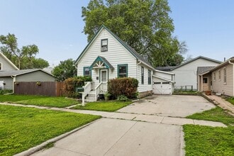 Building Photo - 535 N Pebble St
