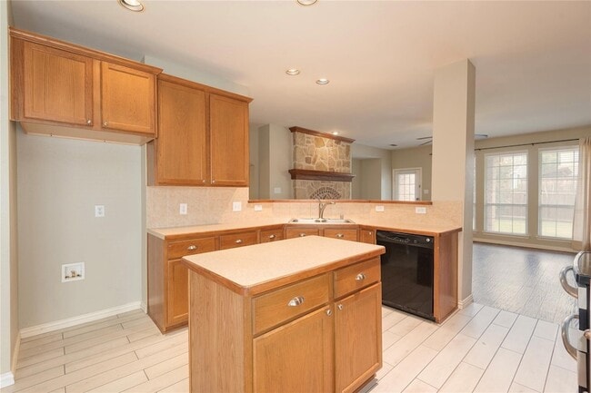 Building Photo - 2613 Patriot Dr