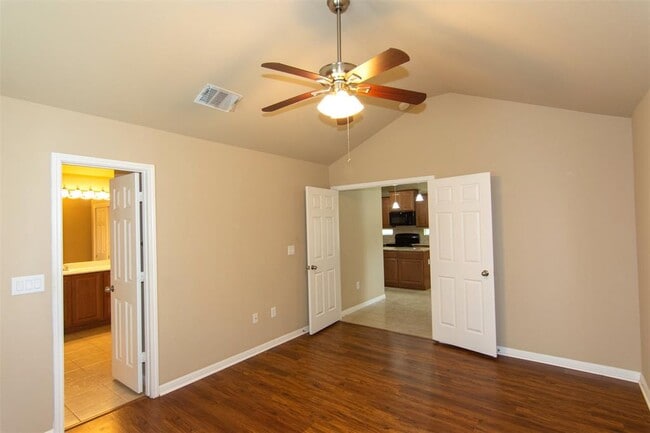 Building Photo - 18405 Tallgrass Prairie Dr