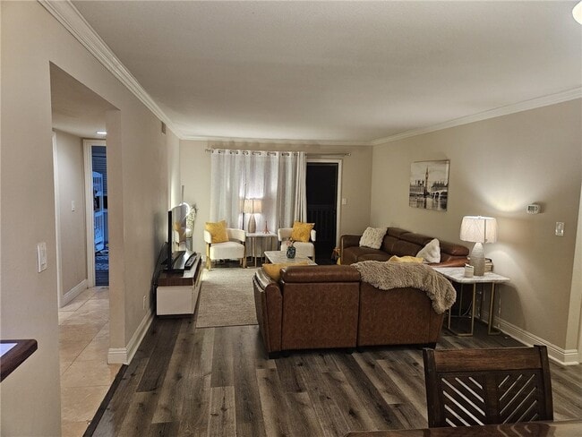 Building Photo - 545 S Ranch View Cir