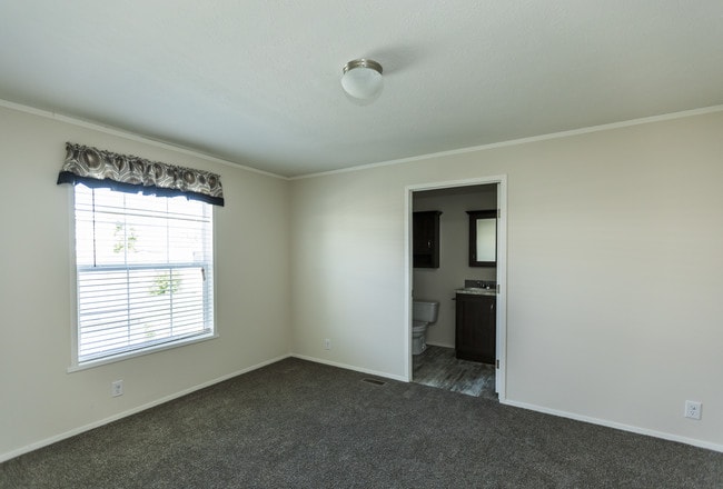 Building Photo - Reynolds Senior Village MHC