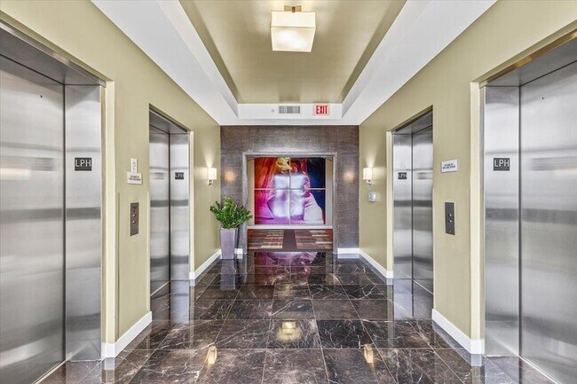 Building Photo - 550 Okeechobee Blvd