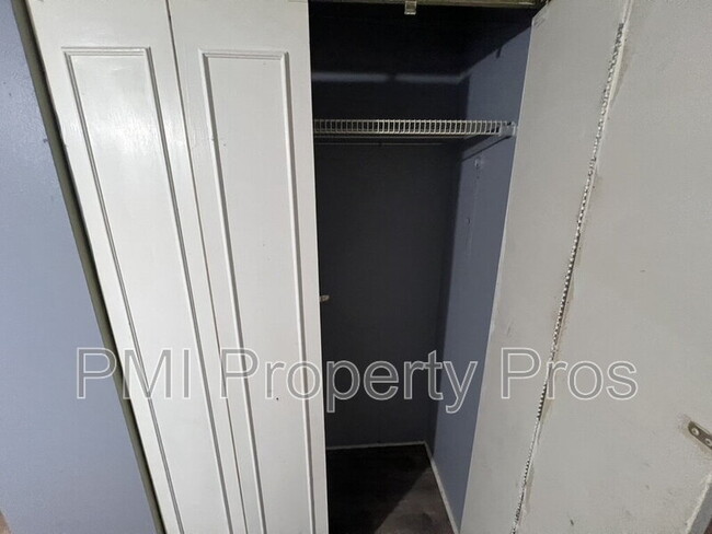 Building Photo - 4253 W Rivers Edge Cir
