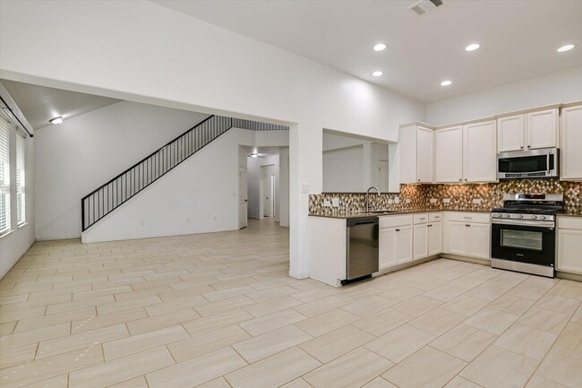 Building Photo - 14209 Marathon Rd