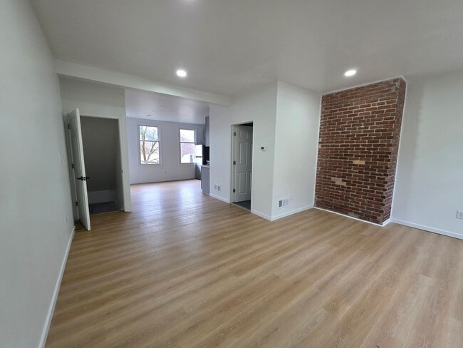 Building Photo - Newly updated 3 bedroom 2 bathroom house for Rent!!!