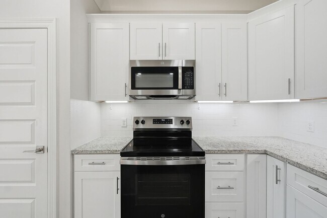 Building Photo - NEW Construction, be the FIRST to occupy this beautiful townhouse in Fort Walton Beach!