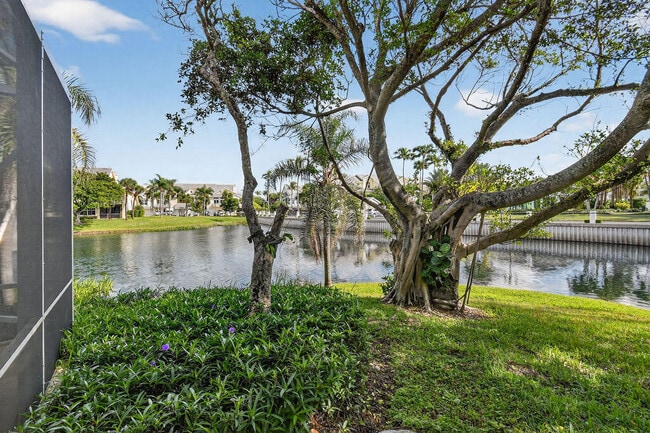 Building Photo - 2074 Mainsail Cir