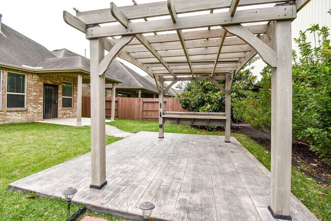 Building Photo - 24918 Meadowthorn Crest Ln