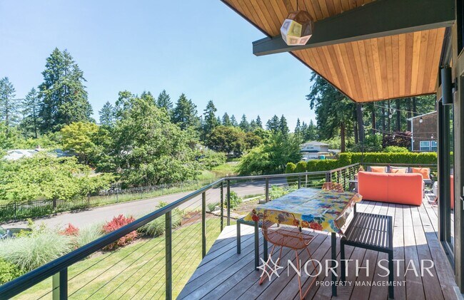 Building Photo - Perfectly located Lake Oswego Mid-century Modern Home with Lake Rights