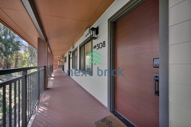 Building Photo - Downtown Bellevue Living | 2BR Condo with Storage & Balcony