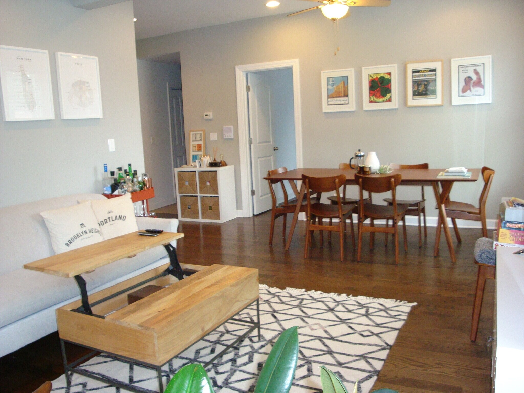 Living room/Dining room - 2800 W Logan Blvd