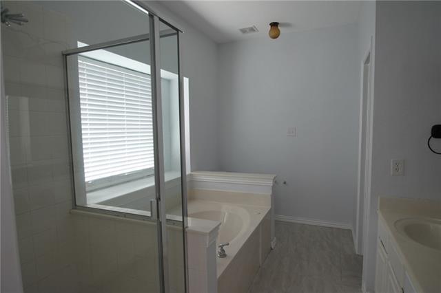 Building Photo - 2209 Lanshire Dr