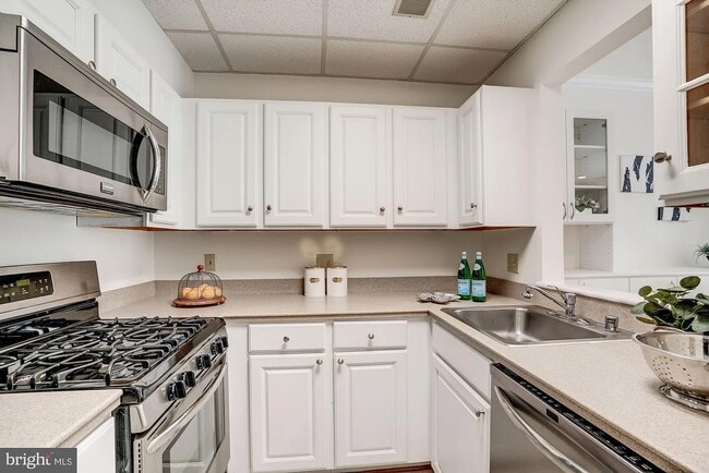 Building Photo - 2411 20th St NW